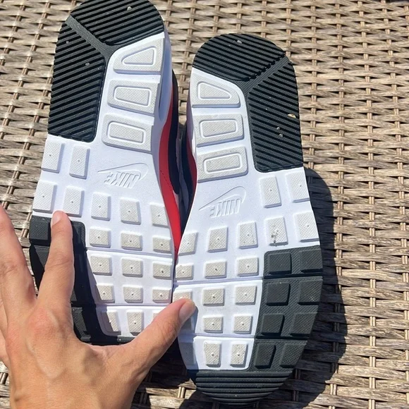 Nike Air Max Women's White Black &‎ Pink/Red Athletic Sneakers Size 7 - Picture 7 of 7